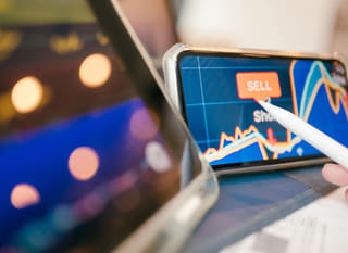 Handelsaktør på tværs af markeder gennemgår Bitcoin Ethereum og forex-optioner